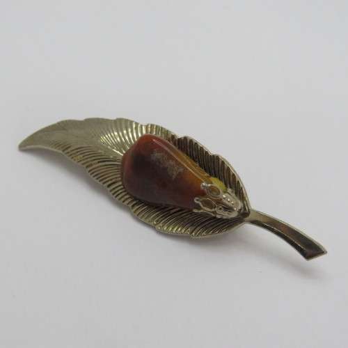 Vintage gold coloured costume jewellery leaf brooch