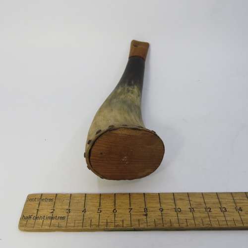 Antique gun powder horn, made of cow horn