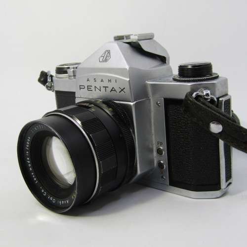Vintage Pentax S1A 35mm camera - shutter gets stuck - 1:2/55mm lens - lens is clean but mirror is fo