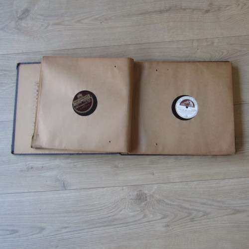 His Masters Voice record album with 10 records - 76rpm
