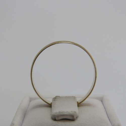 9kt Yellow gold wedding band ring - Weighs 1,6 g - Size N 1/2