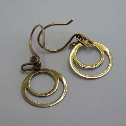 Pair of 9kt gold earrings - Weighs 0,7 g