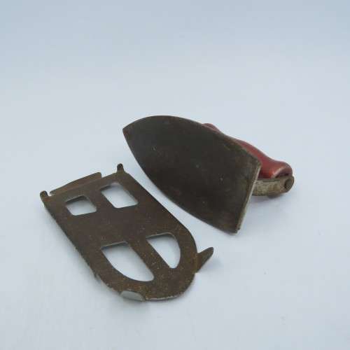 Vintage Rauco mini sad iron