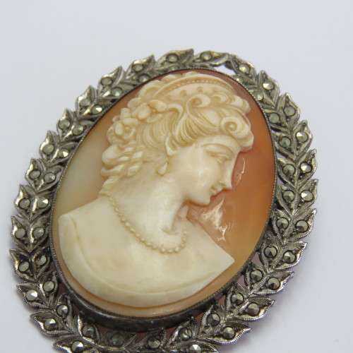 Beautiful sterling silver marcasite cameo brooch - Weighs 17,1 grams