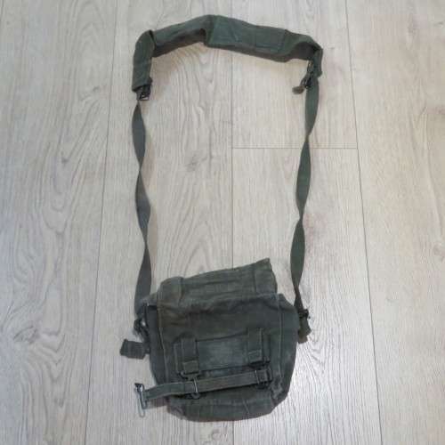 British 1958 Pattern kidney pouch and yoke converted to patrol bag - Size 26 x 25 cm