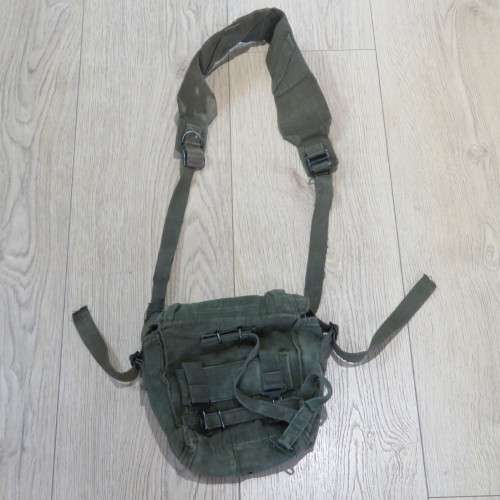 British 1958 Pattern Kidney pouch and yoke converted to patrol bag - Size 26 x 25 cm