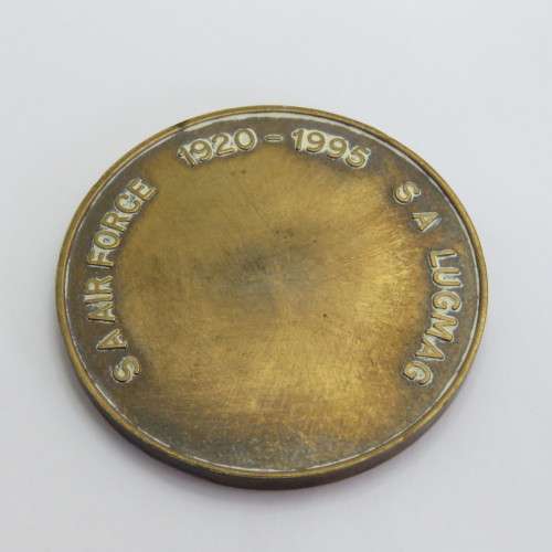 1920-1995 SA Air Force 75 Years medallion in wooden case