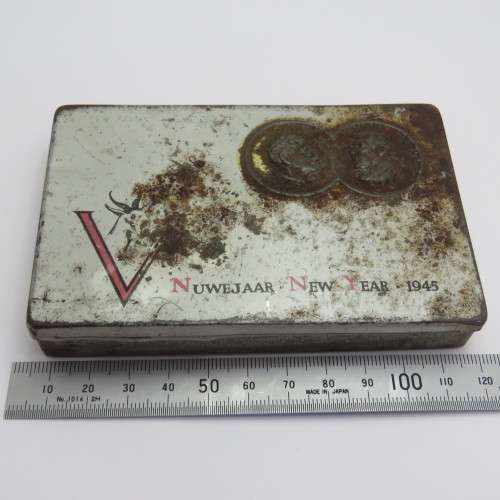 WW2 New Year 1945 tin - Well used
