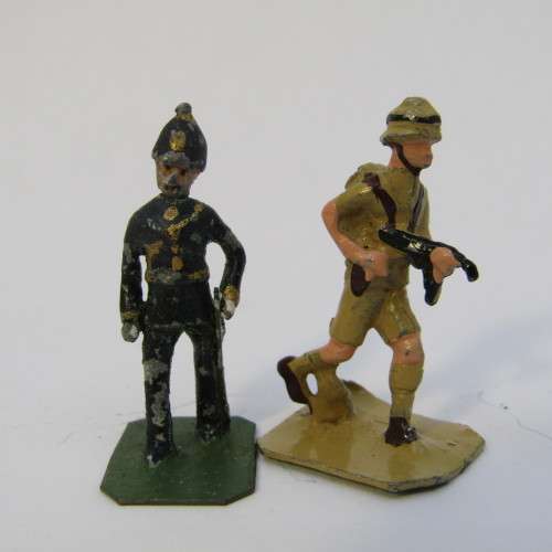 Lot of 5 vintage SAE lead soldiers