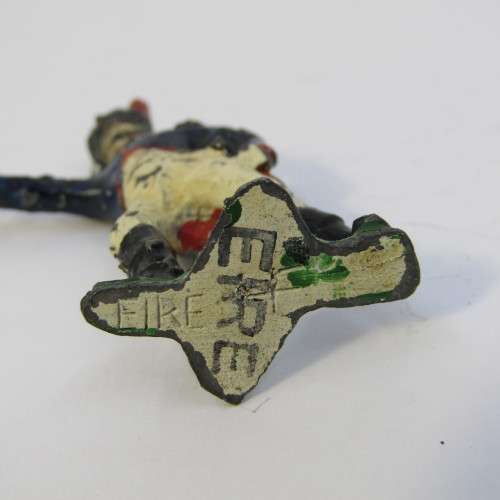 Lot of 5 vintage assorted lead soldiers