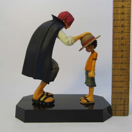 One Piece Memories Luffy and Shanks figurine in box
