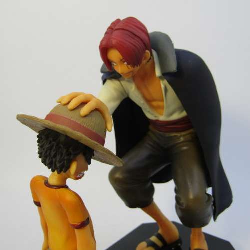 One Piece Memories Luffy and Shanks figurine in box