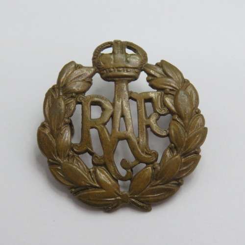 WW2 Royal Air Force cap badge with lugs