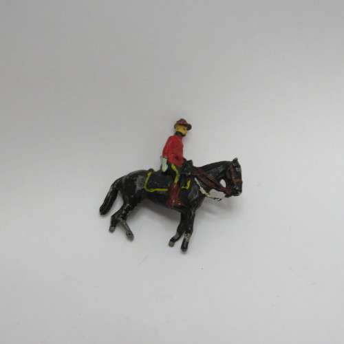 Lot of 7 vintage cavalry lead soldiers