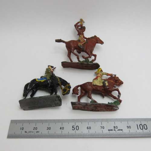 Lot of 7 vintage cavalry lead soldiers