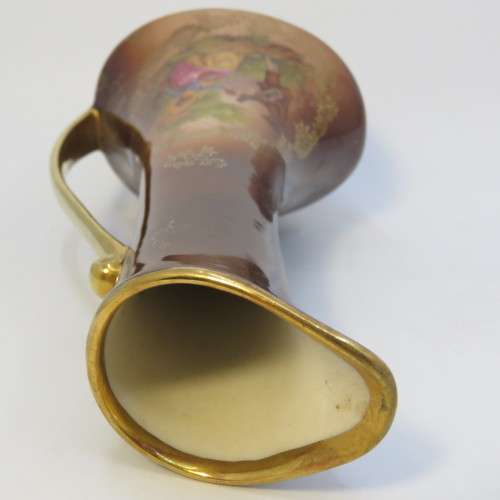 Bavaria Handarbeit 22 kt gold embossed flower vase