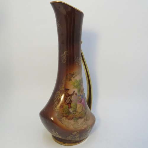 Bavaria Handarbeit 22 kt gold embossed flower vase