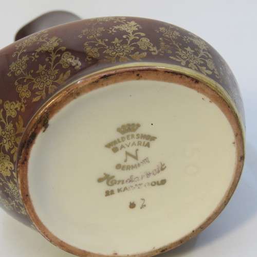 Bavaria Handarbeit 22 kt gold embossed flower vase