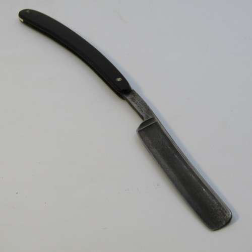 Bismarck vintage razor in well used box