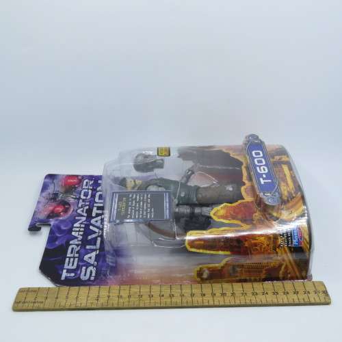 Playmates Terminator Salvation T-600 figurine