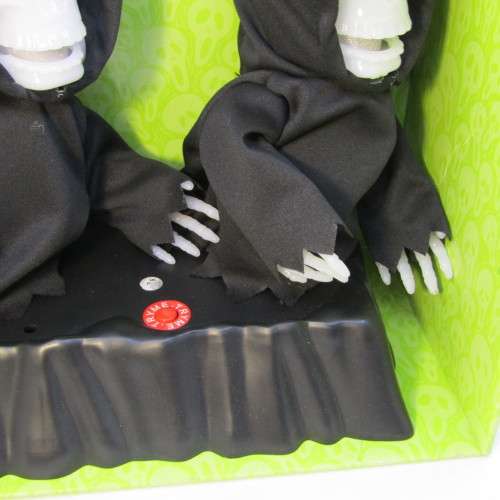 Dasini Late-Night Party Halloween dancing figurines in box - needs batteries