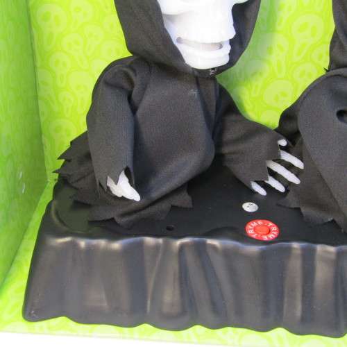 Dasini Late-Night Party Halloween dancing figurines in box - needs batteries