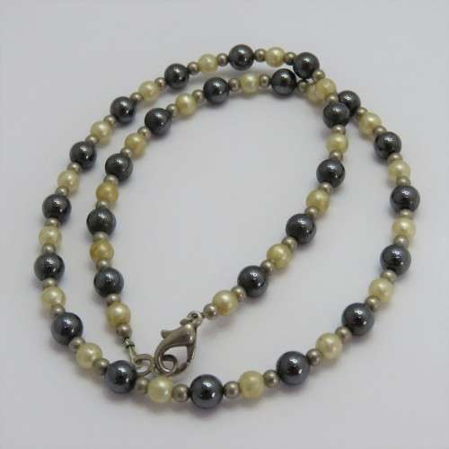 Vintage hematite bead necklace - Length 47 cm