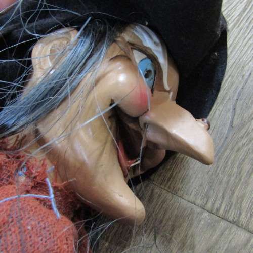Halloween hanging witch figurine with sound and lights - 139cm