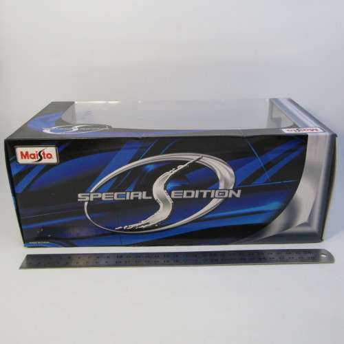 Maisto 2010 Ford Mustang GT convertible model car in box - scale 1/18