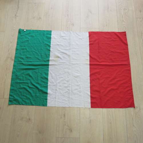 Vintage Italian flag - Size 139 x 97 cm