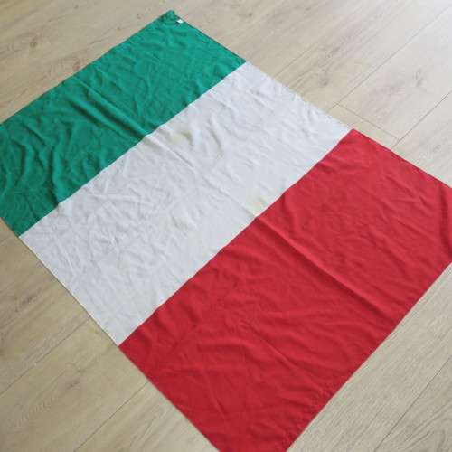 Vintage Italian flag - Size 139 x 97 cm