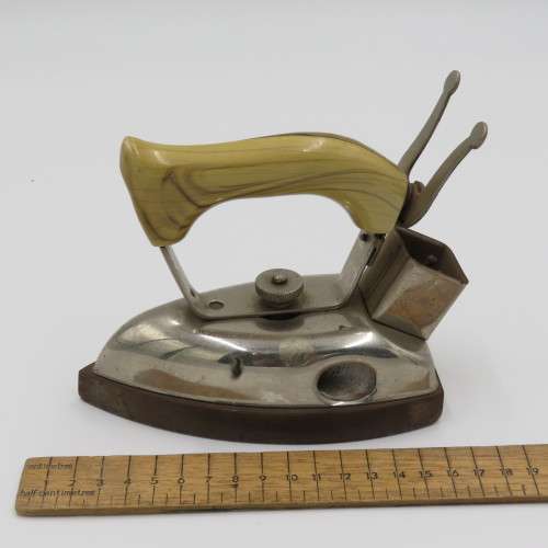 Vintage flash electrical sad iron