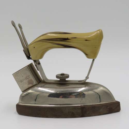 Vintage flash electrical sad iron