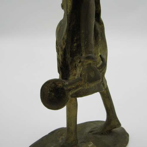 Ashanti bronze statue of lady with pot on head - lost wax method used