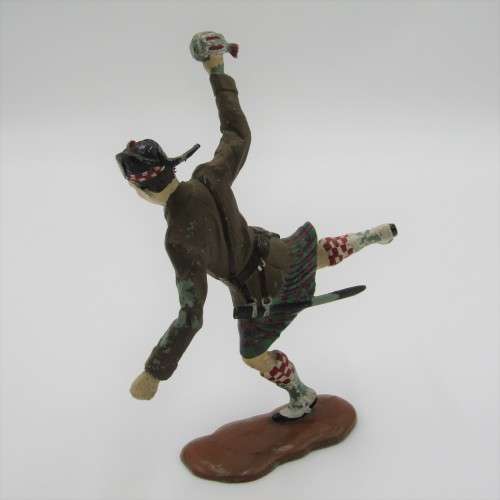 1964 Scottish soldiers - hand grenade thrower - made by Louis Marx and Co. Ltd.