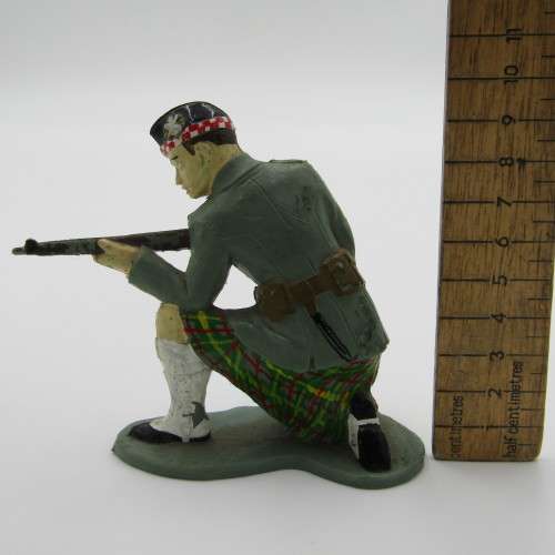 1964 Scottish soldier - kneeling with rifle - made by Louis Marx and Co. Ltd.