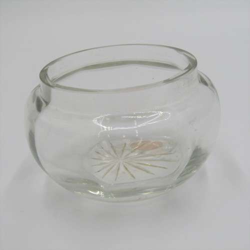 Small glass bowl with Silver lid
