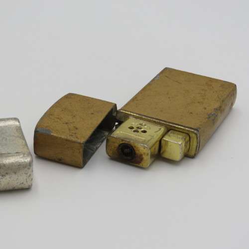 Pair of electric pocket lighters - One working