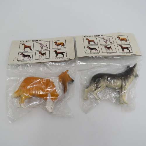 Vintage set of 6 collectible plastic dogs