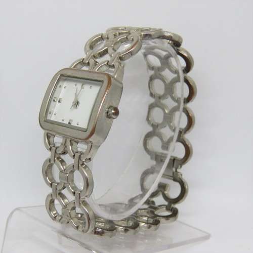 Ladies Quartz fashion watch - Working - Losing colour