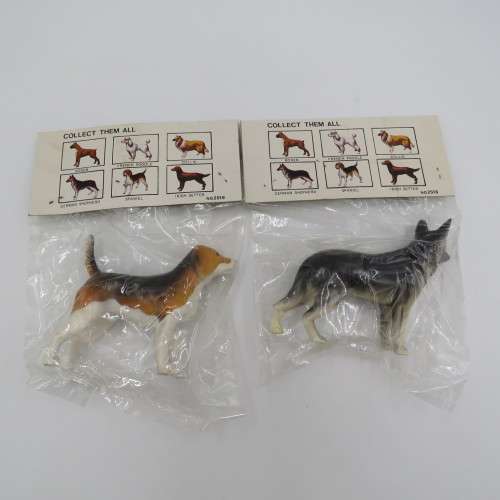 Vintage set of 6 collectible plastic dogs