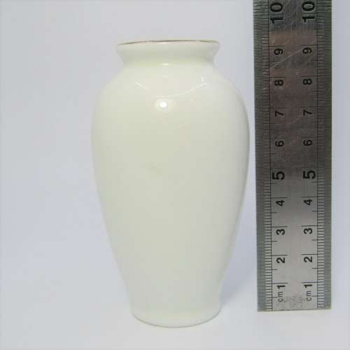 Vintage Yamaji Japanese porcelain small vase