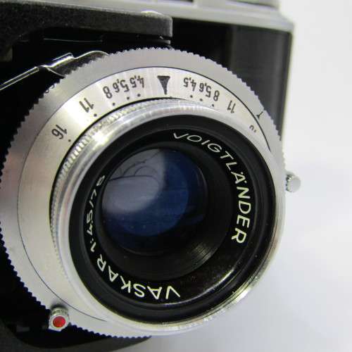 Viogtlander Pronto with Vaskar lens in leather pouch - excellent condition