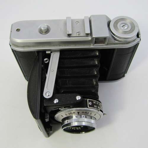 Viogtlander Pronto with Vaskar lens in leather pouch - excellent condition