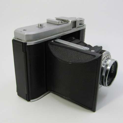 Viogtlander Pronto with Vaskar lens in leather pouch - excellent condition