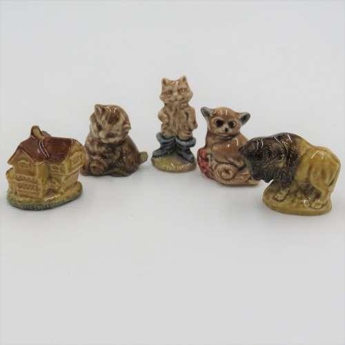 Lot of 5 vintage WADE Whimsicals - House and cat chipped