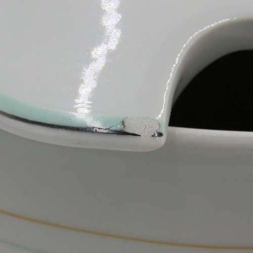 Beautiful porcelain soup tureen with lid - Small glazing chips on lid - Unclear makers mark