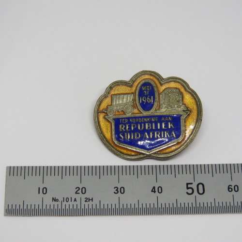 1961 Ter Herdenking aan Republiek Suid-Afrika lapel pin badge - RD 75/1961