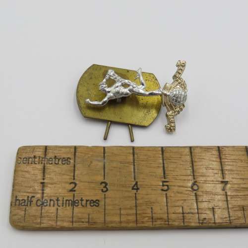 Royal Corps of Signals cap badge - No crown