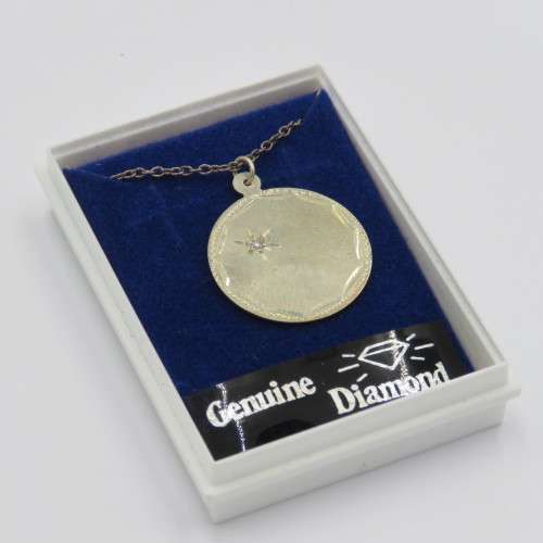 Sterling silver necklace and pendant with very small diamond - Weighs 2,1 grams - Length 46 cm